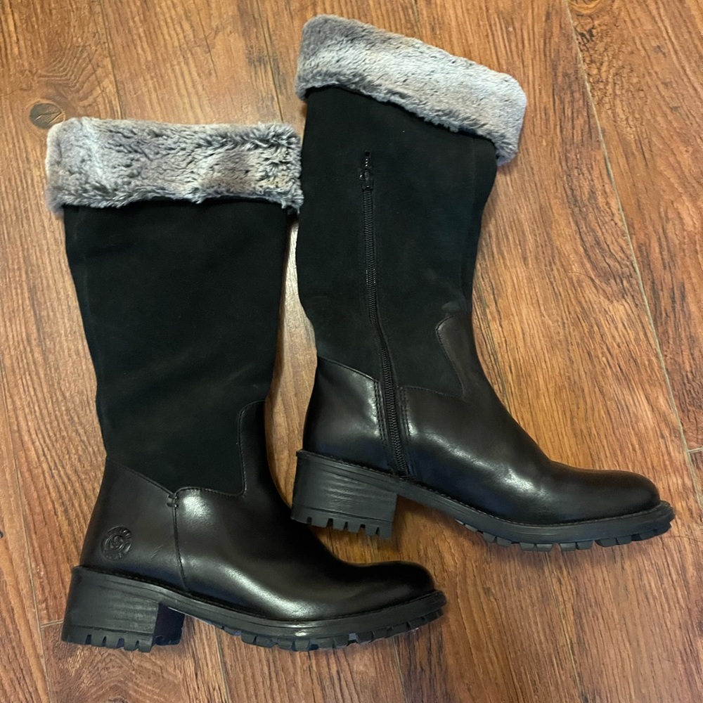 Santana winter boots. NWOT